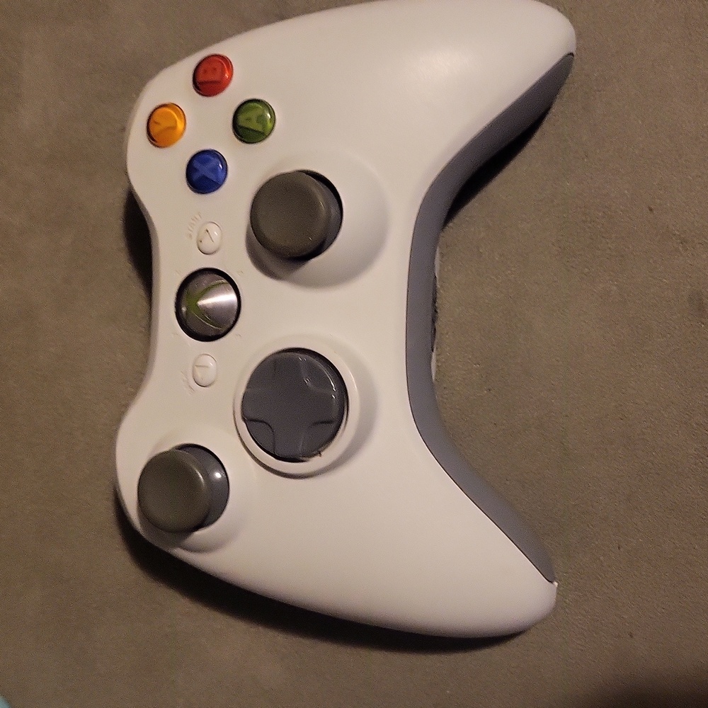 XBOX Wireless Gaming Controller - White and Gray